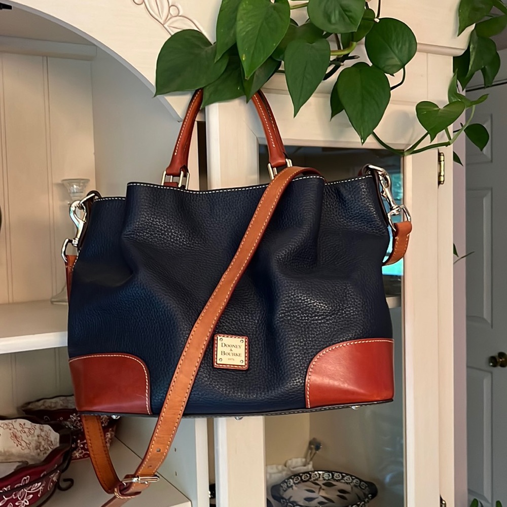 Dooney and Bourke pebbled grain Brenna